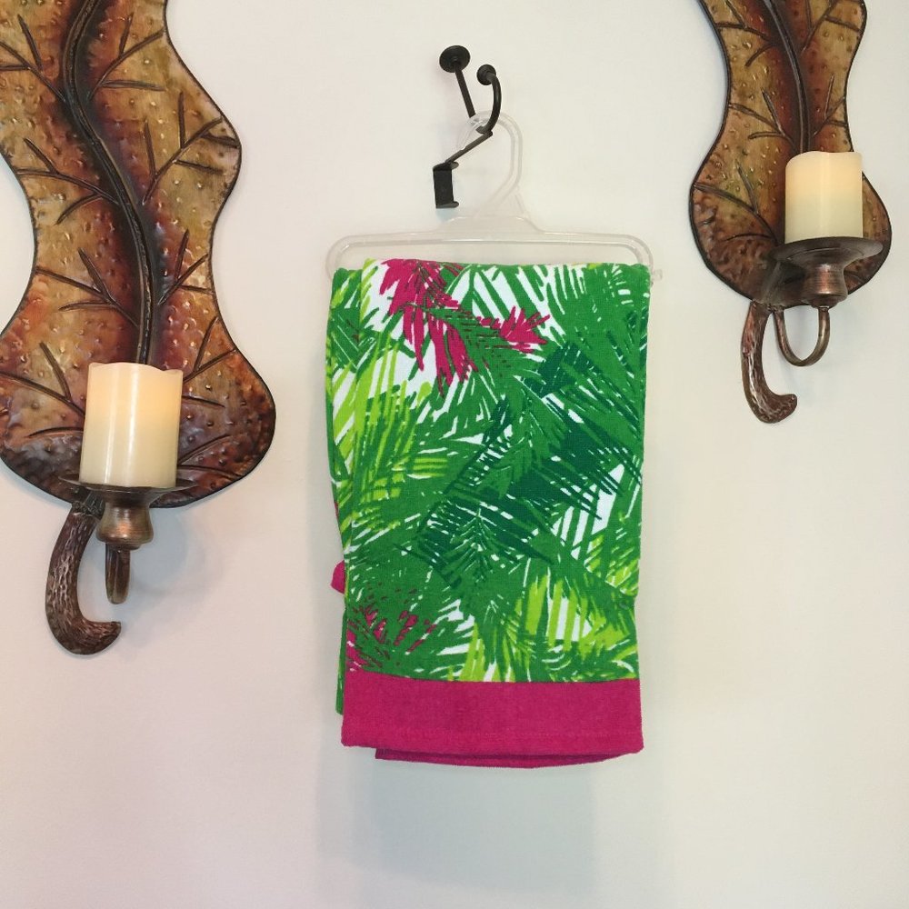 NWOT Palm Print Beach Towel